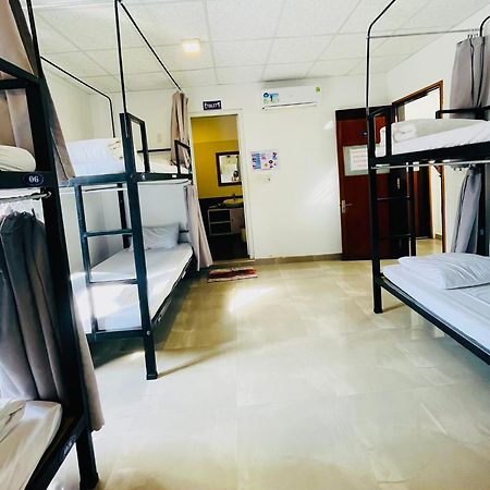 Shark Home Hue Bagian luar foto