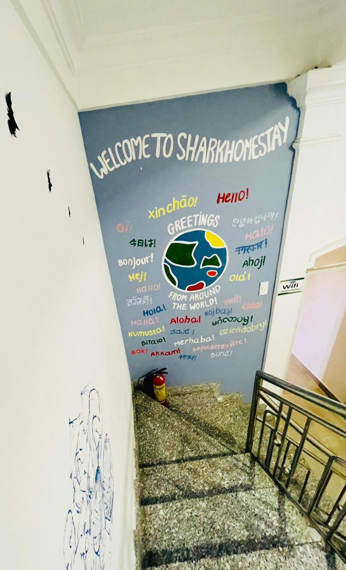 Shark Home Hue Bagian luar foto