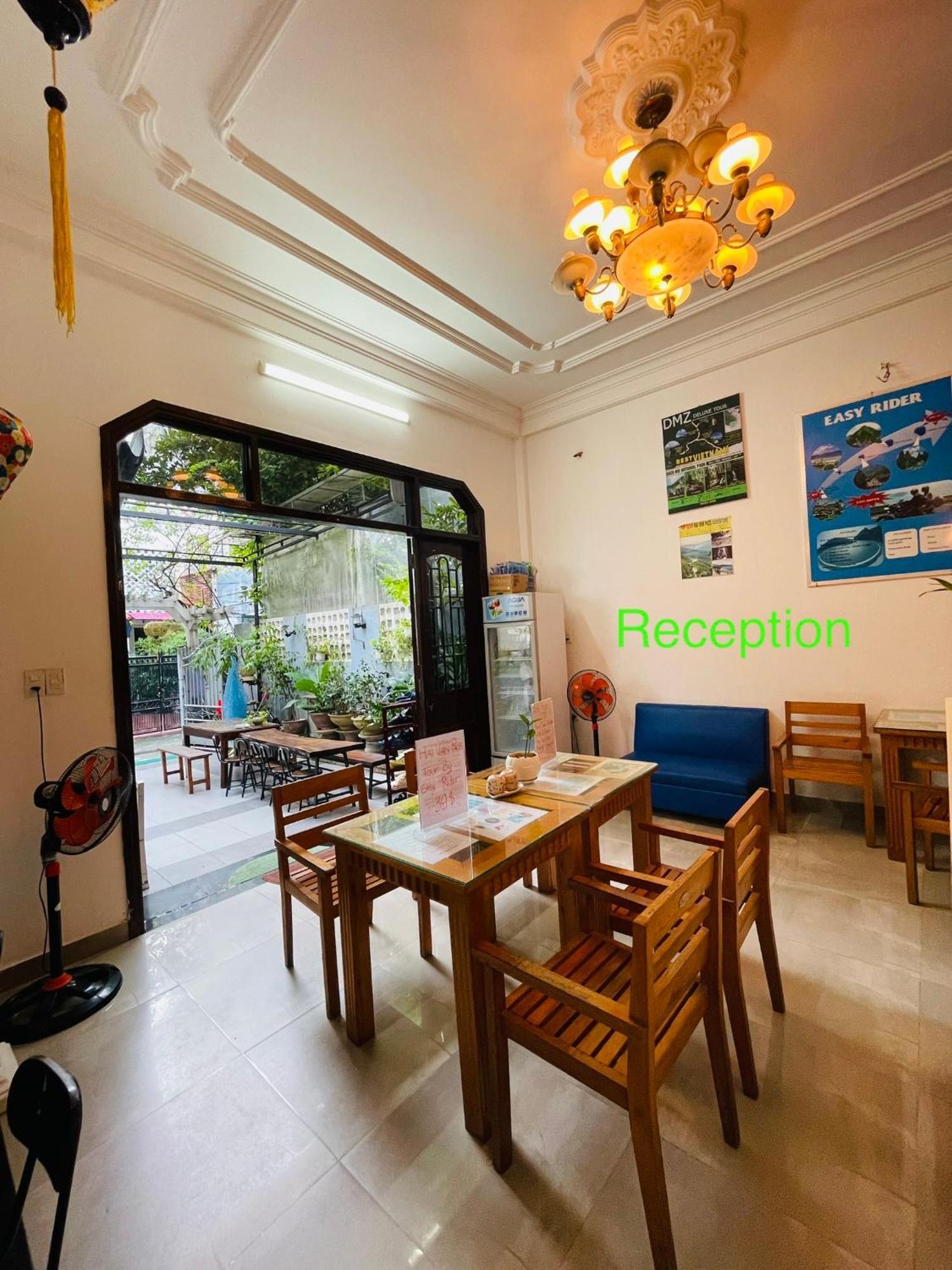 Shark Home Hue Bagian luar foto