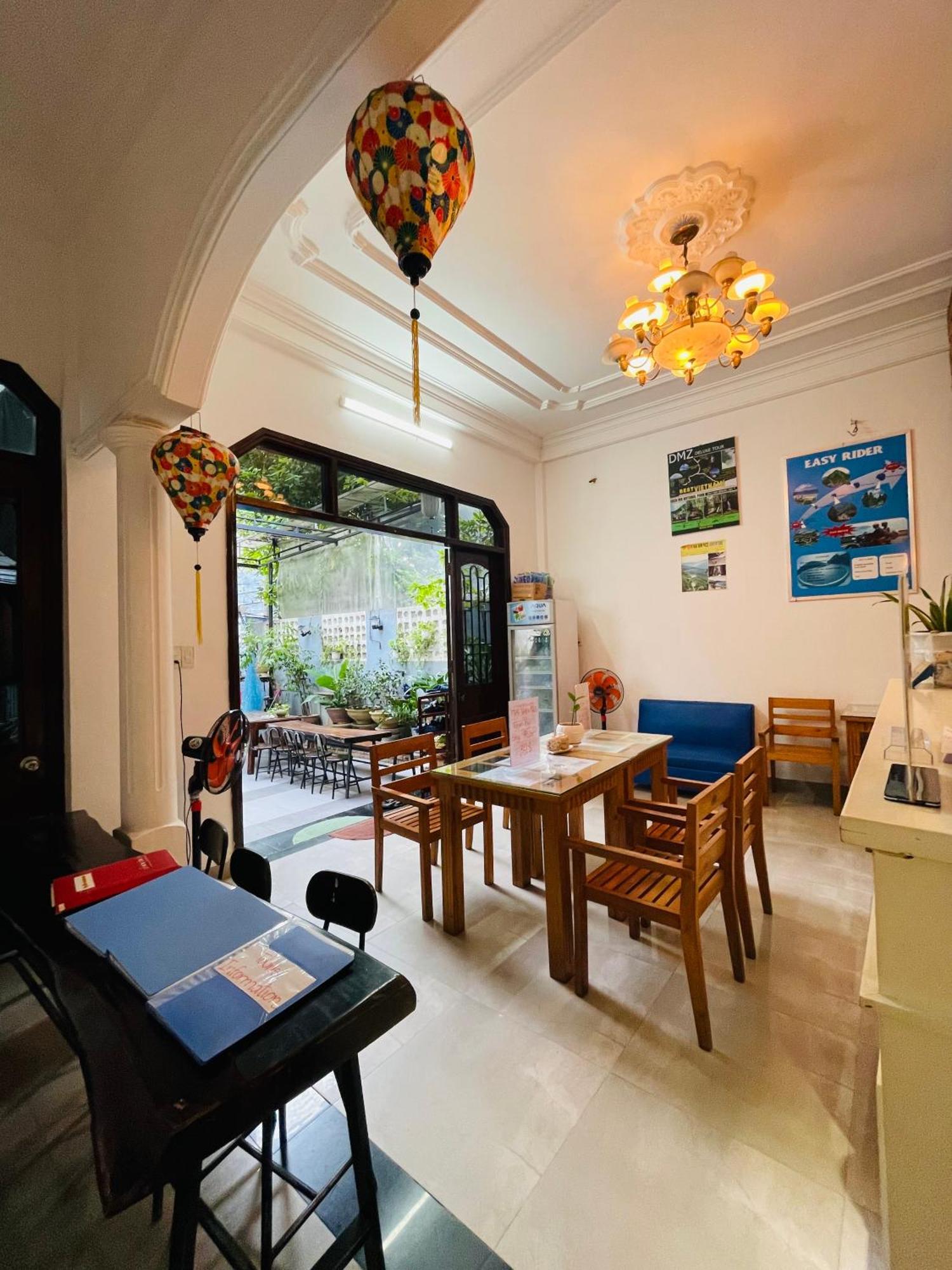 Shark Home Hue Bagian luar foto