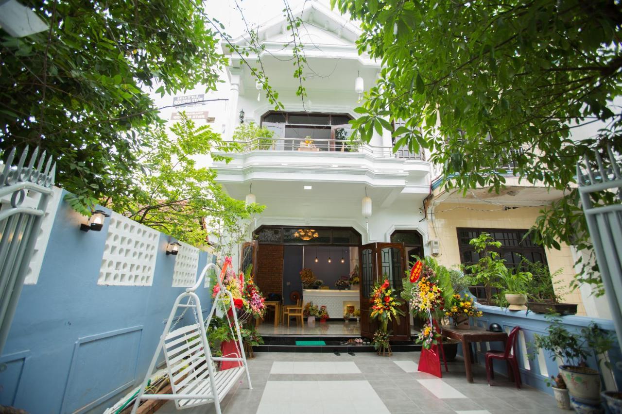 Shark Home Hue Bagian luar foto