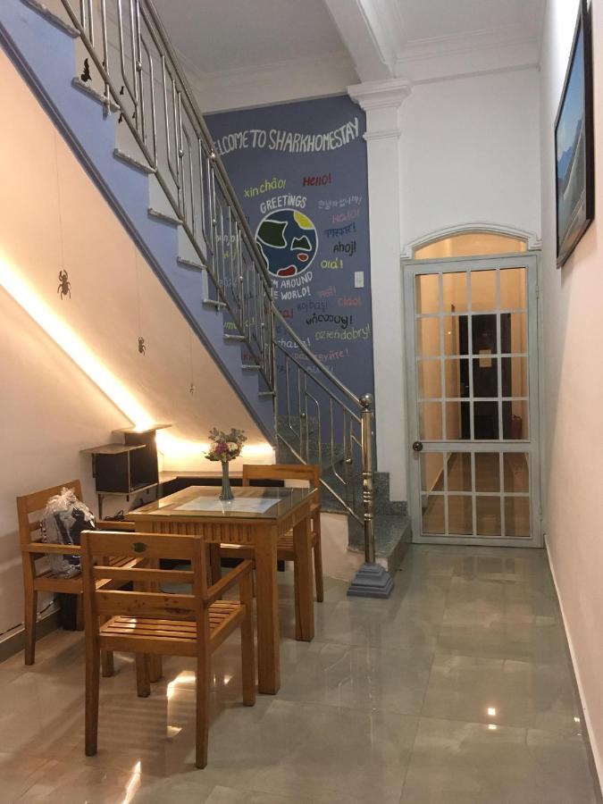 Shark Home Hue Bagian luar foto